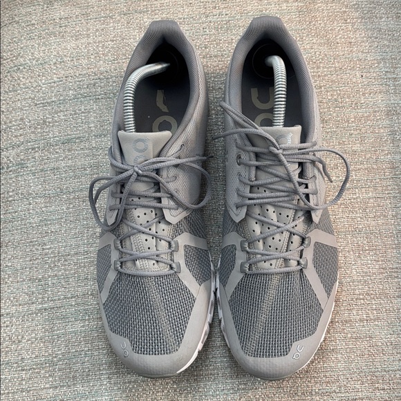 On Cloud 5 Gray Silver White Sneakers Running Shoes Men’s size 9.5 - Picture 3 of 10